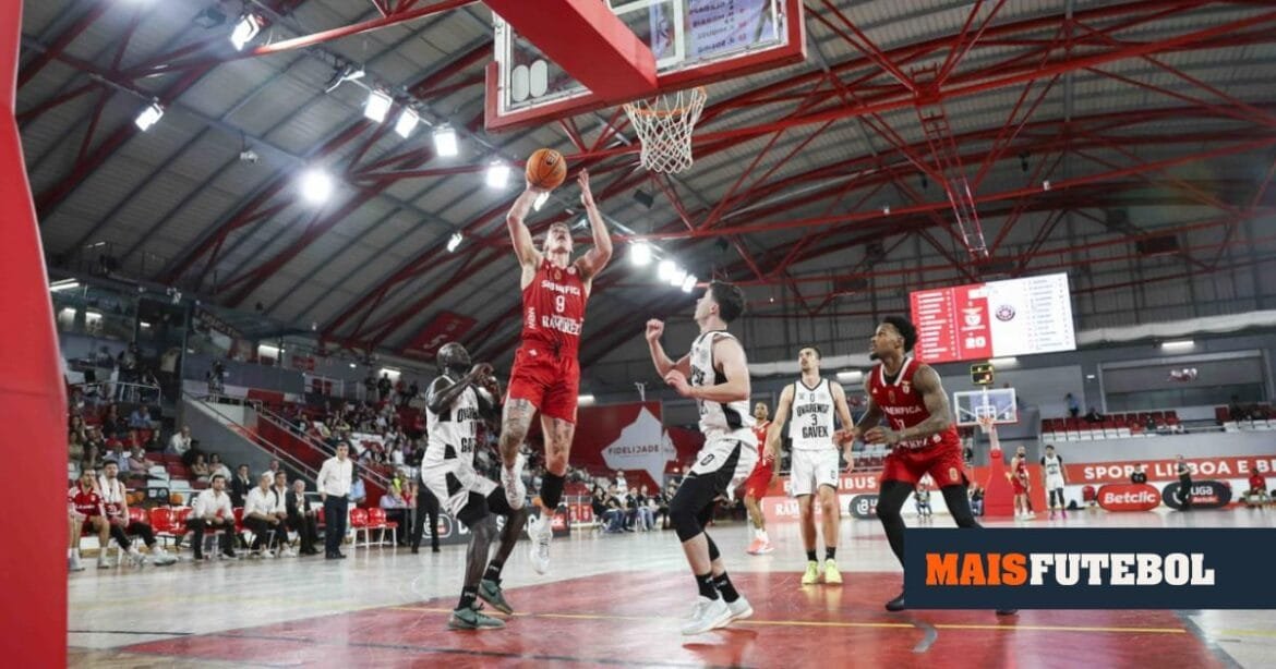 Basquetebol: Benfica entra a vencer nas meias-finais do play-off | MAISFUTEBOL