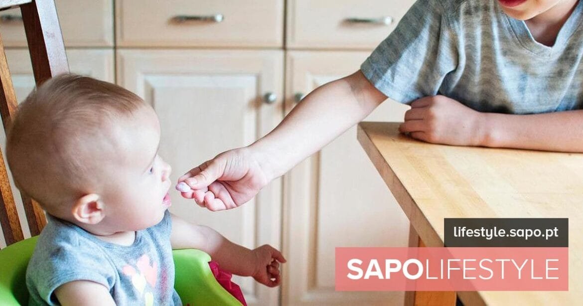 Do leite materno para os alimentos sólidos: todas as etapas explicadas por um médico