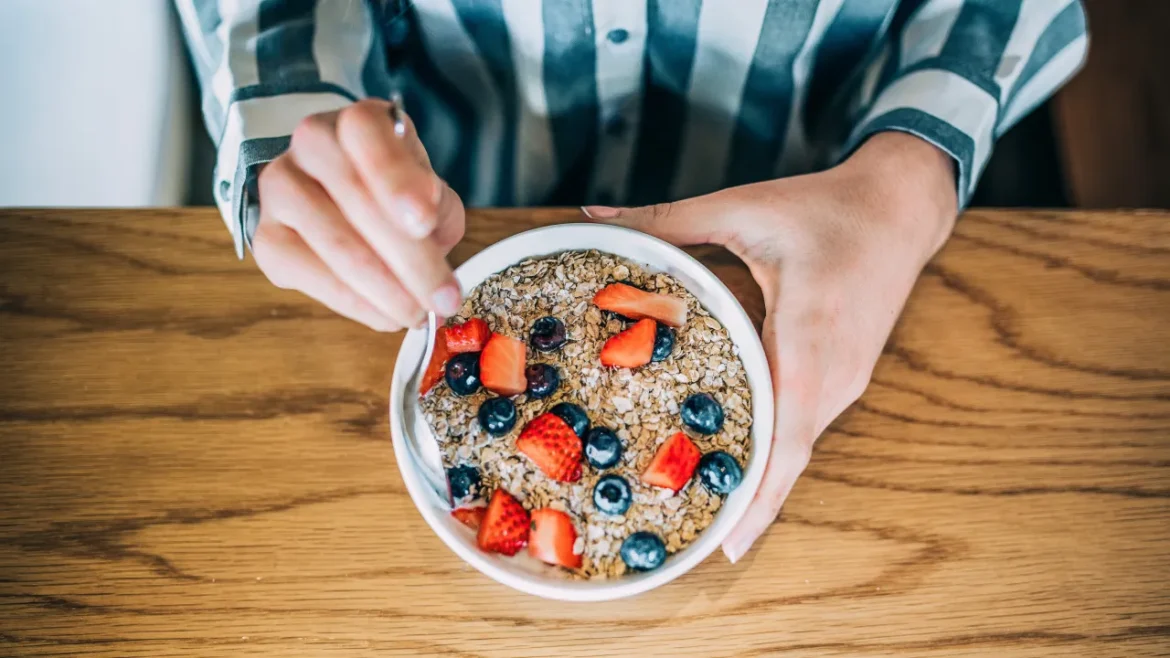 Comece o dia com estes alimentos e reduza os níveis de colesterol