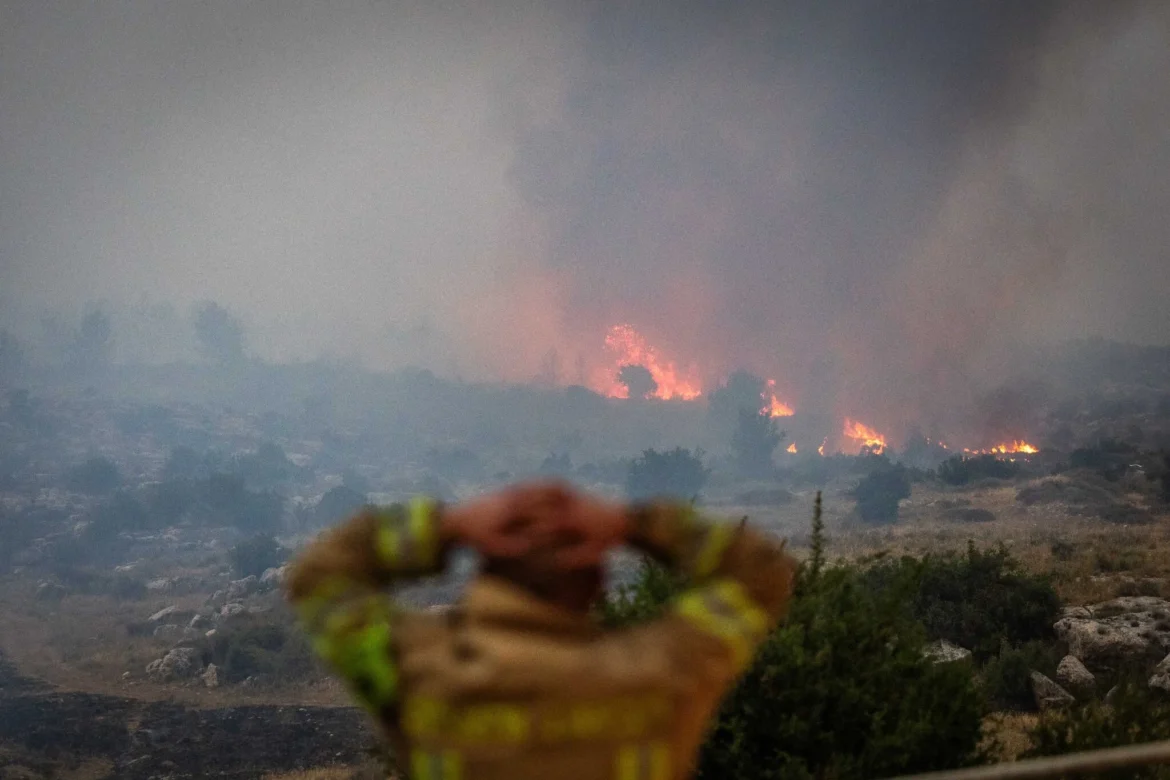 FOGO ARDENTE CHAMAS DEVASTAM JERUSALÉM