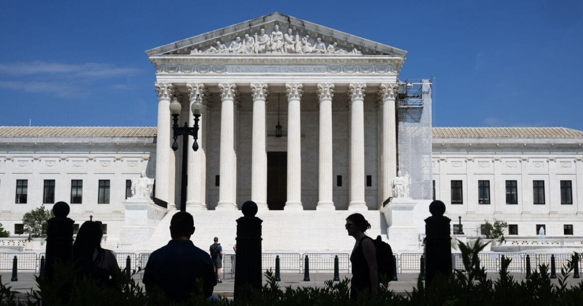 Supreme Court allows Trump to revoke protected status for thousands of Venezuelans