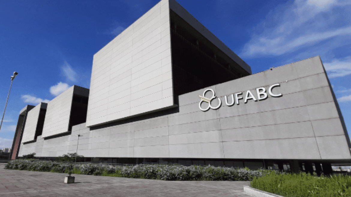 UFABC: Último Dia para Inscrição no Concurso de Professor com Salário de até R$ 10,4 mil - Conecta professores