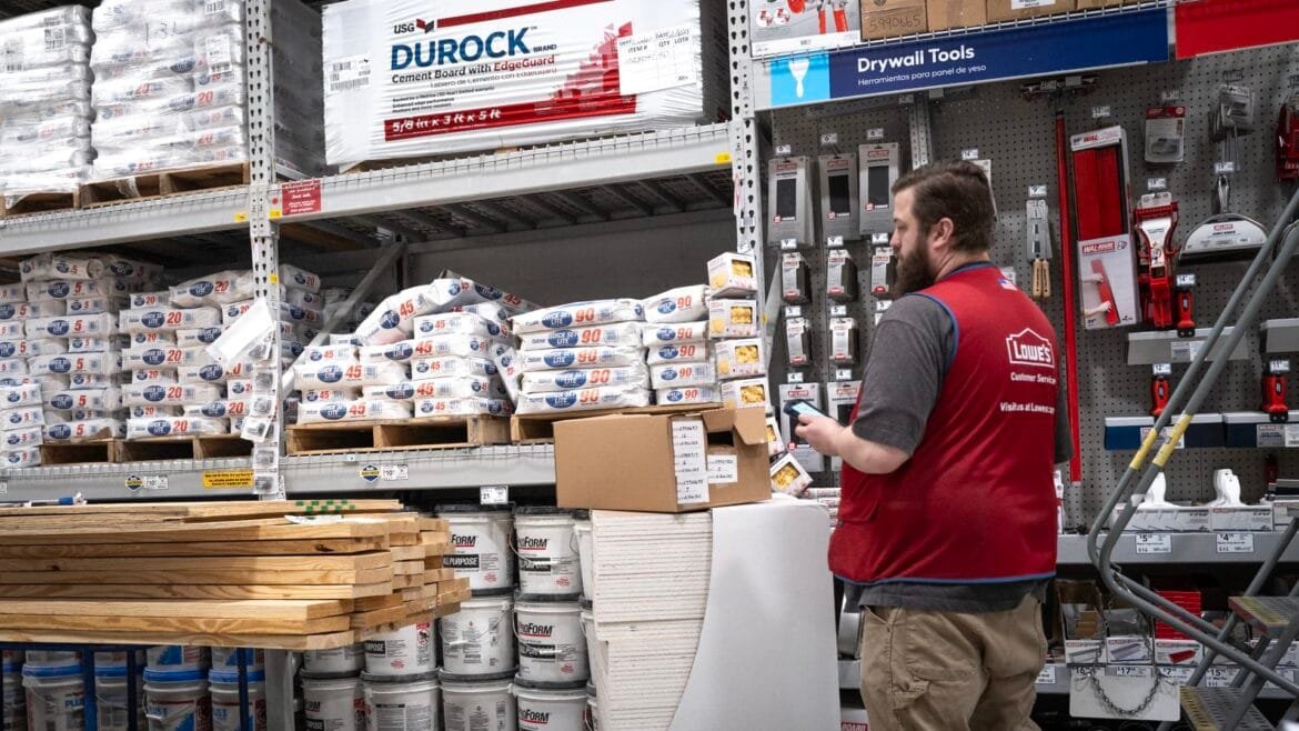 Lowe's sticks by full-year forecast as sales from home professionals boost business