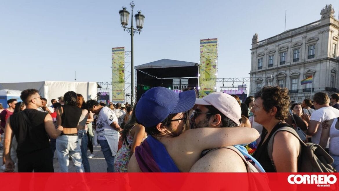 Autoridades europeias de saúde alertam para encontro que junta 200 mil gays em Lisboa