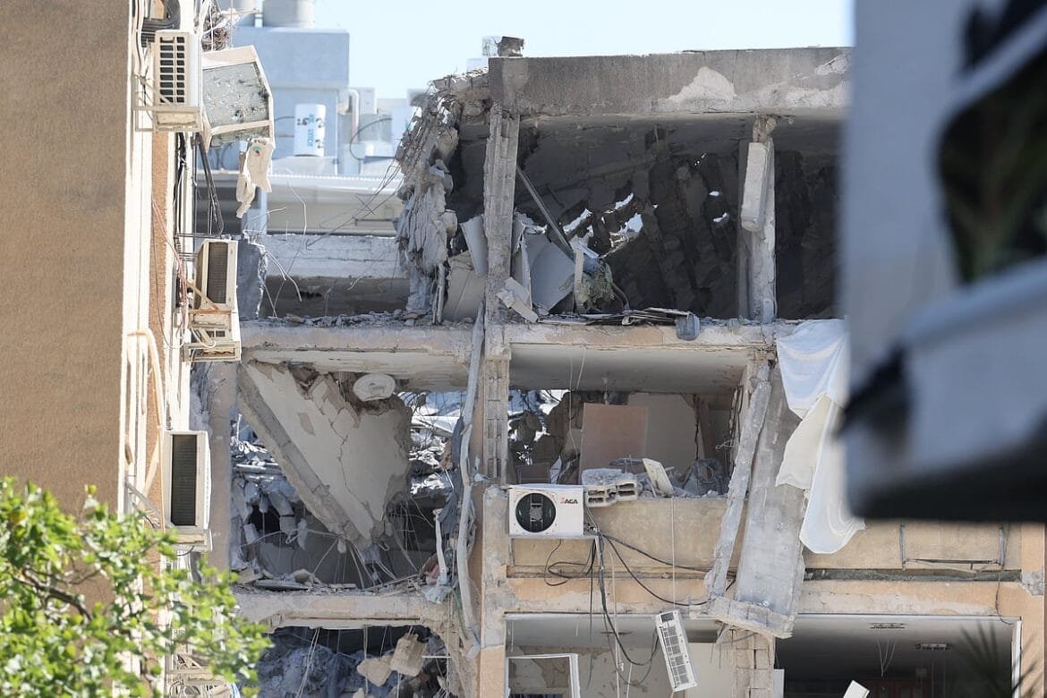 Trump anuncia que vai tomar a decisão de atacar o Irão "durante as próximas duas semanas"