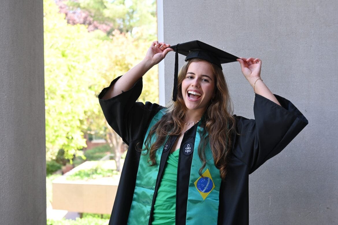 Quer estudar fora? Veja 2 dicas da brasileira que tirou a maior nota de Harvard em 2025