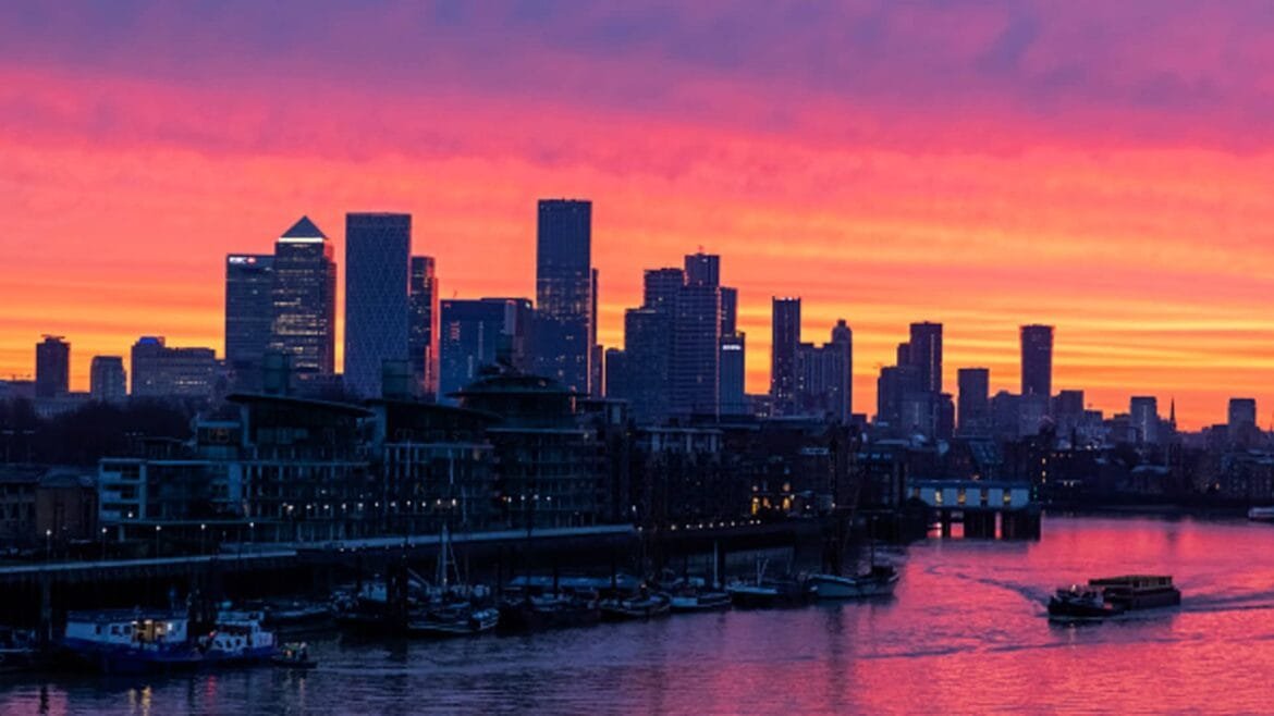 European stocks fall; FTSE 100 choppy after UK economy shrinks more than expected