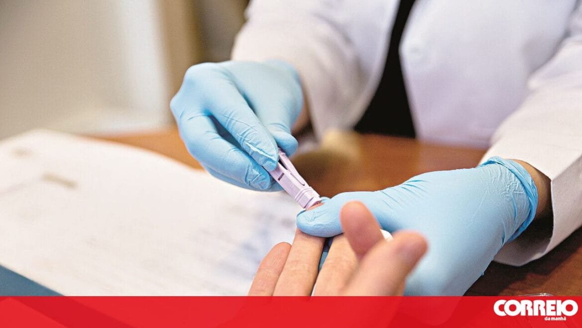 Autoridades de saúde dos Estados Unidos aprovam primeira vacina contra VIH-SIDA